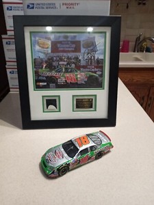 Bobby Labonte 2003 #18 Victory Lap Diecast with Mounted Memories 2000 LE Picture