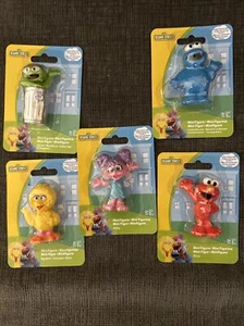 NEW Sesame Street Mini Figure Complete Set Of 5 Big Bird Elmo Abby Oscar Cookie - Picture 1 of 1