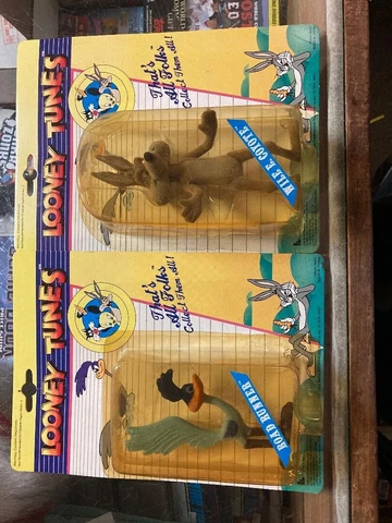 1988 Lucky Bell Looney Tunes Road Runner Wile E. Coyote Figures MOC Box Wear FZ Cover
