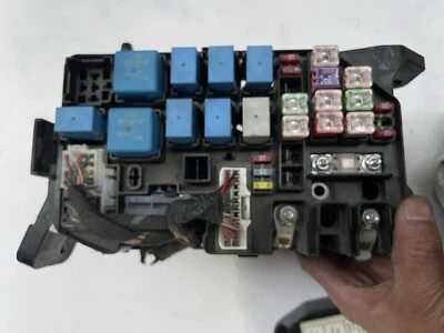 Conjunto de bloque de circuito de caja de relé de fusibles de motor KIA RIO 2008-2011 1,6 L FABRICANTE DE EQUIPOS ORIGINALES Foto 1 de 3