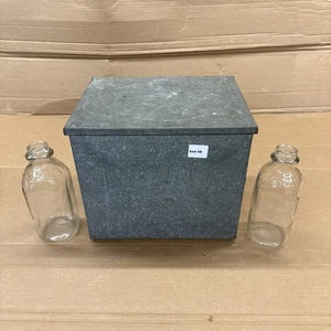 Caja de entrega de leche galvanizada aislada Abbotts de colección con 2 botellas de leche Abbott - Imagen 1 de 16