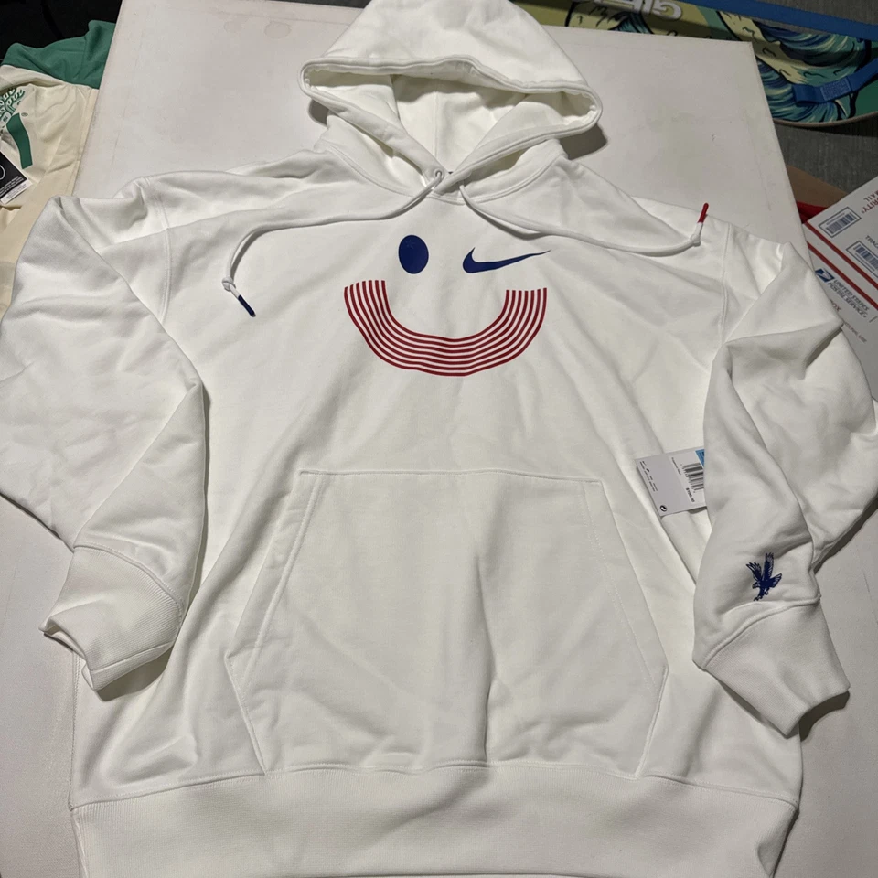 Nike Team USA Solo Swoosh White Men's Pullover Hoodie Sz Medium (FN4416-100)