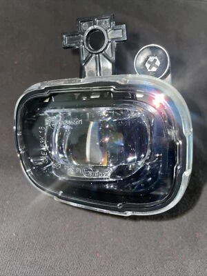 Faro antiniebla - Nissan (26150-8990D) 2021 Nissan Rogue lado derecho/pasajero Foto 1 de 4