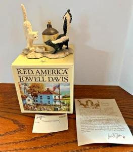 Vintage 1984 Lowell Davis 225266 COUNTRY COUSINS Figurine Cat & Skunk w/ Box - Picture 1 of 8