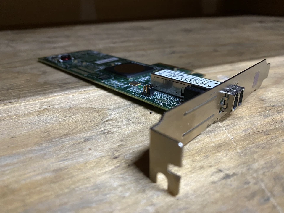 EMULEX LIGHTPULSE PCI-E FC-4GB HBA LPE11000 FTLF8524E2GNL-EM LPE11000SN - Image 1 of 4