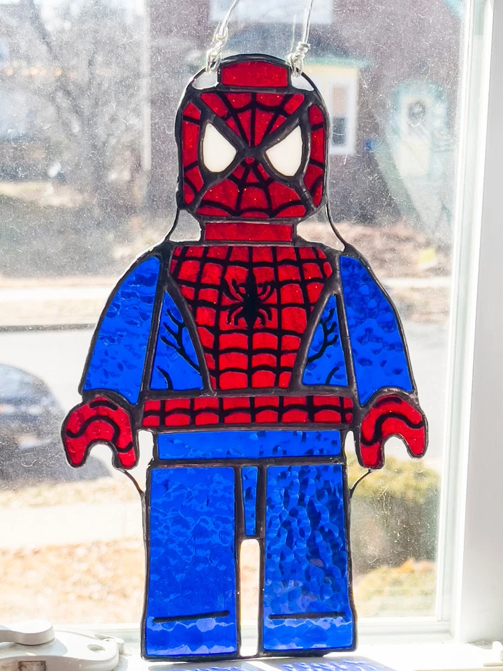 NUEVO 10" Spider-Man Minifigura Vitral Atrapasol Hecho a Mano en EE. UU. GlassZach Foto 1 de 4