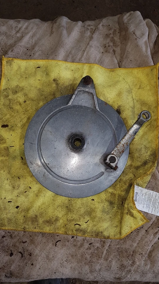 Yamaha XJ650 1981 4 KB tambor freno trasero Foto 1 de 2