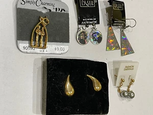 Bulk Lot Of 5 Fashion Pairs of Earrings and pendant. - Picture 1 of 6