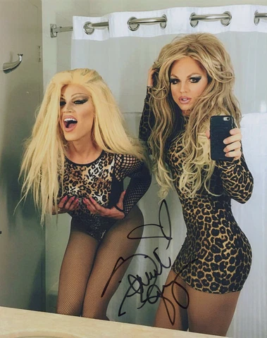 Derrick Barry Britney Spears impersonator (RuPaul's Drag Race) signed 8x10 photo Cover