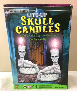 2 Lite UP Skelett Hände halten Totenköpfe Kerzen batteriebetrieben Lichter blinken - Bild 1 von 7