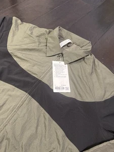 Neu mit Etikett lululemon Nylon Colourblock Kragen Jacke Größe Large Armeegrün LW3IPHS - Bild 1 von 7