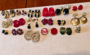 Lot of 18 vintage Clip On earrings Some signed  Monet  - Picture 1 of 4