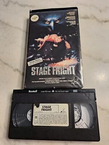 Stage Fright (VHS, 1989) HTF RARE Italian HORROR Clamshell Big Box - Imagen 1 de 5