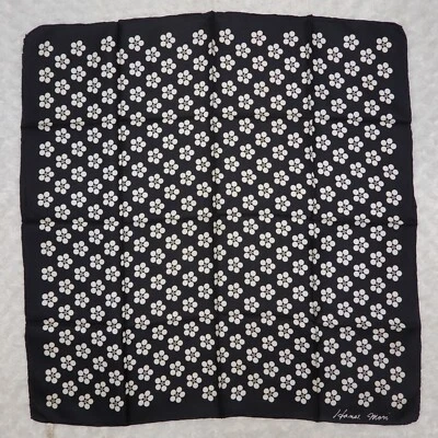 Bufanda de seda con flores negras HANAE MORI 28" X 28" O524 Foto 1 de 4