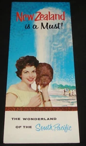 1960s NEW ZEALAND IS A MUST TOURIST FOLD OUT BROCHURE  SOUTH PACIFIC WONDERLAND - Picture 1 of 4