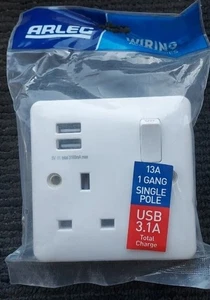 Arlec 13A 1 Gang Single Pole USB 3.1A - Picture 1 of 3