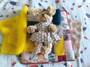 Little friend rabbit in handmade bed linen, Sweden - Picture 1 of 12
