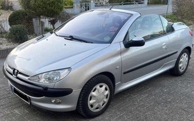 Peugeot 206cc Platinum 1,6l 12/2001 TÜV 09/2025 - Bild 1 von 4