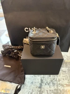 CHANEL VANITY & CHAINE Neu mit Rechnung - Bild 1 von 7