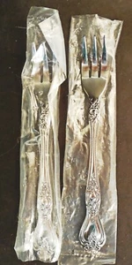 Stanley Roberts Rogers Precious Rose lot of 2 cocktail forks - Picture 1 of 2