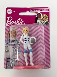 Barbie Astronauta Pastel Topper Figura Mattel Traje Espacial Casco Mujeres Cumpleaños - Imagen 1 de 5