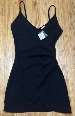 ¡NUEVO CON ETIQUETAS! Vestido negro Free People íntimamente talla mediana para mujer elástico lateral fruncido Foto 1 de 4