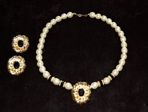 Vintage KJL AVON Kenneth Jay Lane Faux Pearl & Onyx Necklace Earrings 20" #14 - Picture 1 of 4