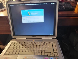 Compaq Presario R3000 laptop - Pentium4; 512 Ram; DVD player - Picture 1 of 20