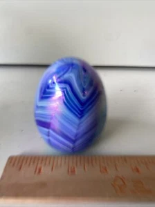 Gibson 1990 Blue Hand-Blown Art Glass Pulled Feather Iridescent Egg Paperweight - Picture 1 of 8