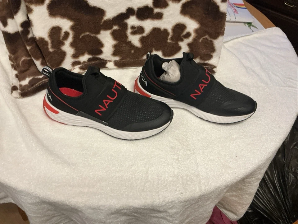 Zapatos Nautica Hombre Talla 10.5 Nuevos. Sin la caja hay etiquetas.  Foto 1 de 4