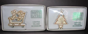 DEPT 56 Brite Lites Village beleuchteter Zubehörbaum & Schneemann im Schlitten 5239-6 - Bild 1 von 7