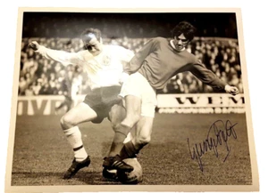 George Best Hand Signed Action Photo George Best Original Signature Rare - Picture 1 of 2