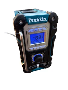 Makita DMR108, FM RDS, Bluetooth, Job Site Radio (7.2v-18v) - WORKING GREAT - Picture 1 of 24