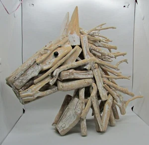 Escultura Busto de Caballo - Fragmentos de Madera Natural Blanqueada y Caída - Imagen 1 de 7