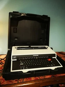 Adler Gabriele 8008 - Vintage Timewarp 1970's Electric Typewriter - Attic Find - Picture 1 of 12