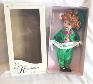 MARIE OSMOND FOR ANDENKEN LUCK OF THE IRISH 9 ZOLL PUPPE NEUER ALTER BESTAND - Bild 1 von 14