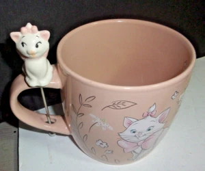 Disney The Aristocats Marie "Bonjour" Kaffeebecher rosa Katze Kätzchen mit Rührer RAR - Bild 1 von 8