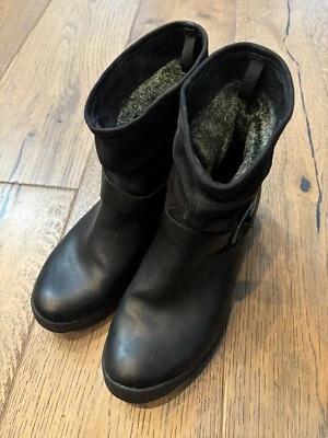 Botas de montar Bogs Cassie de cuero negras con hebilla baja holgada sin cordones al tobillo talla 7,5 Foto 1 de 4