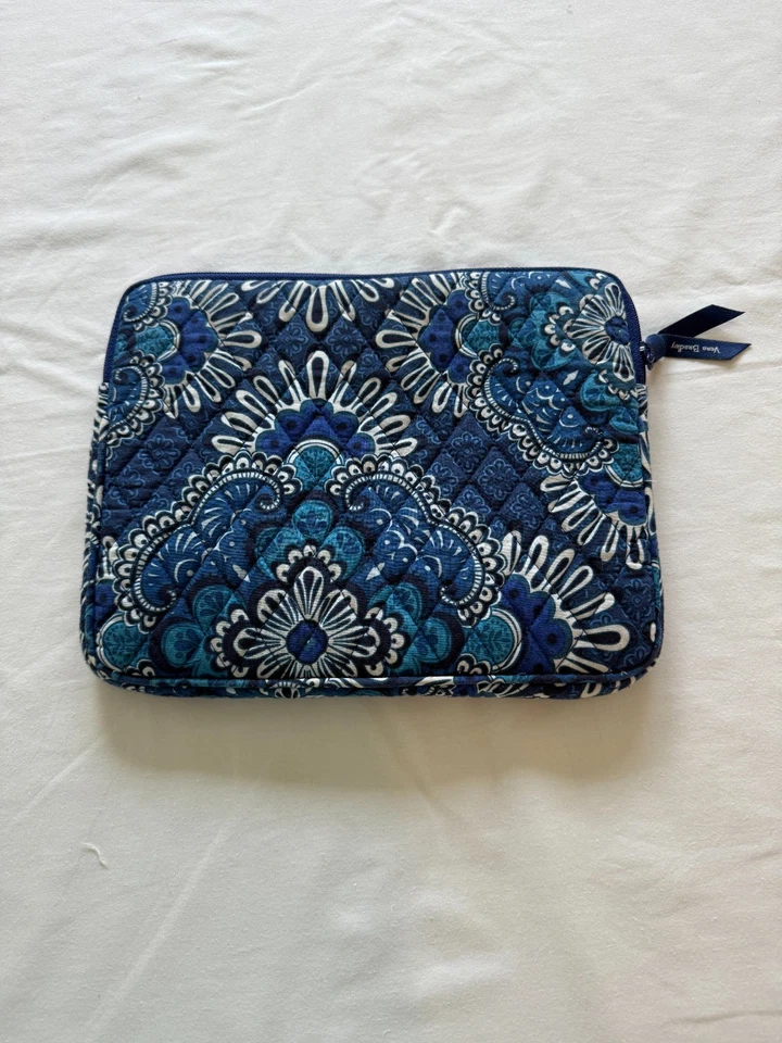 VERA BRADLEY TABLET ESTOJO COM ZÍPER USADO (C) - Imagem 1 de 4