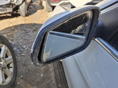 Espejo retrovisor de puerta izquierdo usado se adapta a: BMW 535I 2015 eléctrico térmico con atenuación automática elect Foto 1 de 4