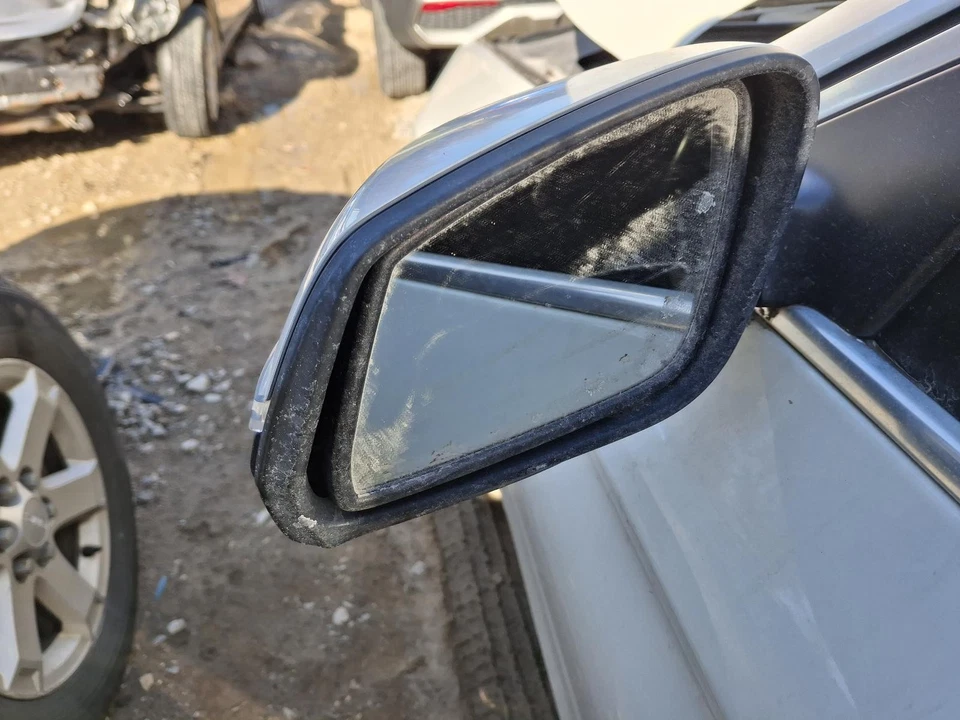 Espejo retrovisor de puerta izquierdo usado se adapta a: BMW 535I 2015 eléctrico térmico con atenuación automática elect Foto 1 de 4