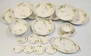 19 gemischte Teile Haviland Limoges Schleiger 150A Suppenschalen, 7 Butterdosen, Platte - Bild 1 von 13