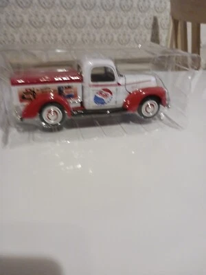 Camioneta pick up Ford vintage Pepsi-Cola años 40 fundida a presión escala 1:32 Foto 1 de 4