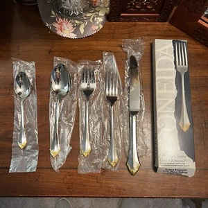 Oneida Golden Kenwood Flatware Place Setting 5 Pieces Retired Pattern New - Picture 1 of 11