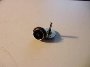 Trix Express H0 Einzelrad und Achse schwarz für LOK 18 mm, LDKR 14 mm, gebraucht - Bild 1 von 1