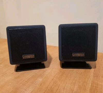 CAMBRIDGE SOUNDWORKS  DESKTOP THEATRE 5.1   Pair w/ Stands   DTT2500  Creative - Image 1 of 4
