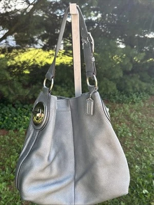 Autêntica Bolsa de Ombro Coach F16535 Couro Prata Hobo Slouch - Imagem 1 de 4