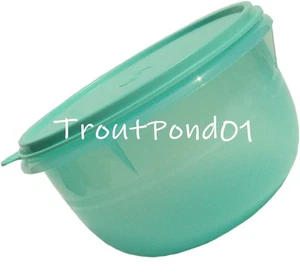 TUPPERWARE Classic Flat Bottom 8 Cup Mixing Bowl Sheer Mint Green w/ Lid Seal - Picture 1 of 3