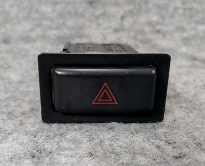 Interruptor de luz de señal de advertencia de peligro de emergencia Toyota RAV4 RAV-4 1996-2000 FABRICANTE DE EQUIPOS ORIGINALES Foto 1 de 4