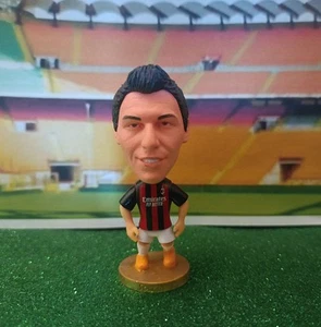 FUSSBALL MANDZUKIC MILAN HOME 2021 FUSSBALLFIGUR - Bild 1 von 4
